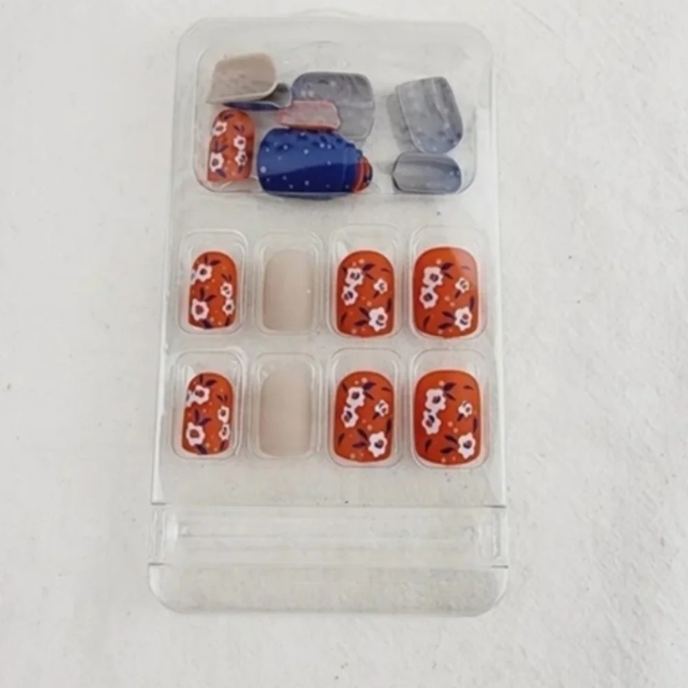 24 Pieces Flower Multi Color Design Press On Nails